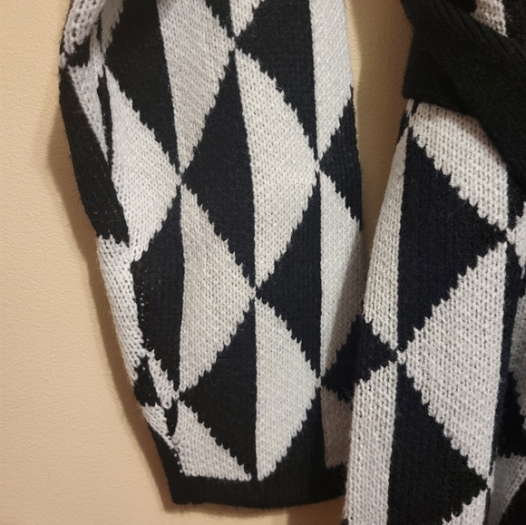 NWT fringed collar sweater wrap - Picture 6 of 7